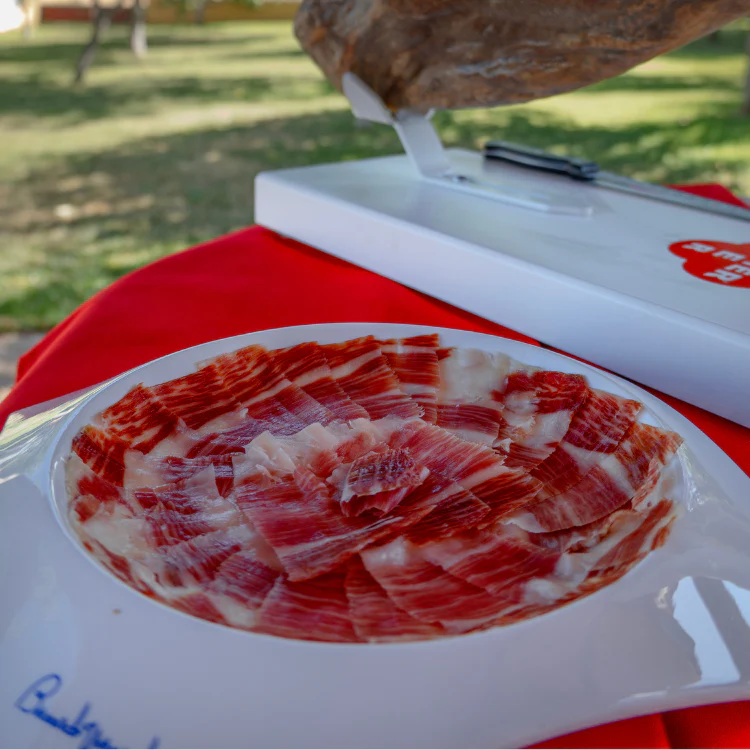 Gourmet Box: 100% ibérico Jamon + 100% Ibérico Lomo + 100% Iberico Chorizo + 100% Iberico Salchichón - Image 5